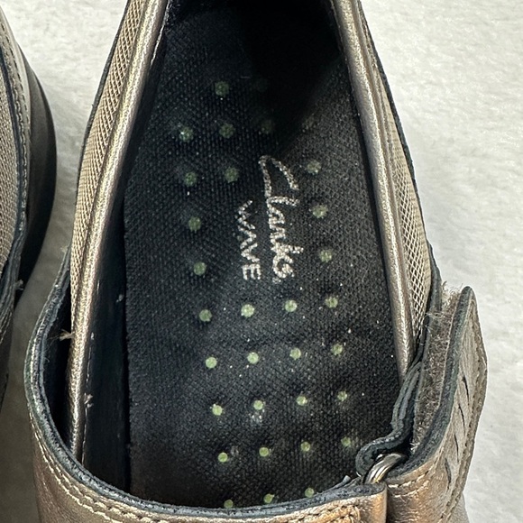 Clarks~Wave~Cruise Women's Size 7 Metallic Leather Comfort Mary Jane Shoes Flats - Picture 3 of 16